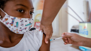 Camaçari ultrapassa 10 mil crianças vacinadas contra Covid e imunização segue nesta quarta (16)