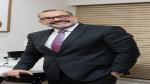 Implante capilar pode ser o fim da testa grande