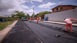 Rua da Prainha de Parafuso recebe pavimentação