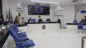 Câmara aprova pedidos de coleta seletiva para orla, via de ligação entre avenidas de Jauá e benefícios para agentes de proteção à infância