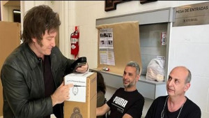 Javier Milei derrota Sergio Massa e é o novo presidente da Argentina