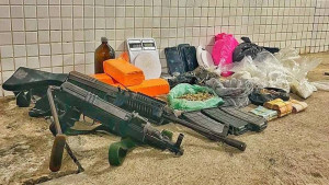 Dois fuzis são apreendidos no bairro do Engenho Velho da Federação, em Salvador