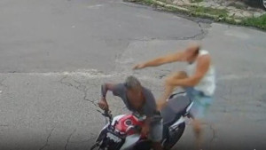 RJ: Vítima que deu 'voadora' em suspeito se emociona ao relembrar riscos: 'Aconselho a não reagir'