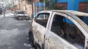 Após tiroteio, cinco veículos são incendiados no bairro do Pero Vaz, em Salvador
