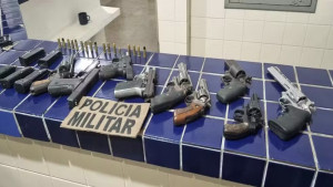 Mais de 360 mortes violentas foram registradas na Bahia em janeiro e cerca de 1,5 mil pessoas foram presas, diz SSP-BA