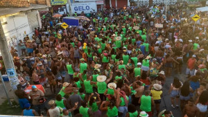 Bloco do Soro anima Quarta-feira de Cinzas em Arembepe