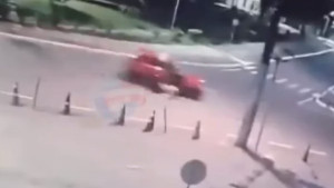 Homem que empurrou mulher e bebê de carro em movimento é preso em Camaçari