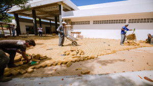 CAMAÇARI: Requalificação da praça da Gleba E atinge 85% de execução