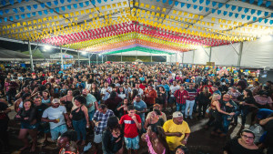 Caramanchão atrai grande público na última noite do Camaforró 2024