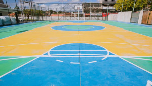 Rua da Praça da Gleba E é parcialmente interditada para implantação de quebra-molas elevados