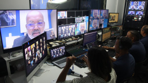 Vereadores de Camaçari aprovam projeto que garante readequação salarial dos professores