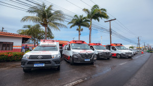 Prefeita entrega nova ambulância e celebra 20 anos do SAMU192 em Lauro de Freitas
