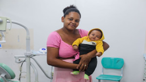 Beneficiando adultos e crianças, CEO realizou 100 cirurgias de frenectomia em quatro meses