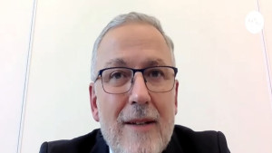 Tosse por mais de duas semanas deve acender alerta para tuberculose, alerta pneumologista