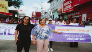 Prefeitura de São Sebastião de Passé realiza caminhada em combate à violência contra a mulher