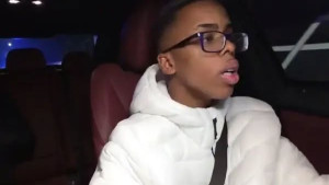 Boca de 09 é banido de rede social após polêmica por dirigir sem CNH