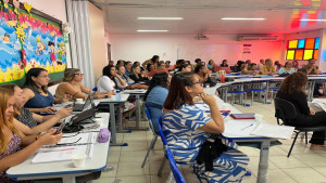 Prefeitura de Dias d’Ávila realiza seminário para apresentação dos resultados pedagógicos do 1º semestre de 2025