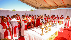 Diocese de Camaçari reúne multidão em Candeias na Peregrinação de Fé e Luz
