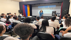 Palestra de engenheira da Braskem fomenta o futuro profissional de estudantes em Dias d'Ávila