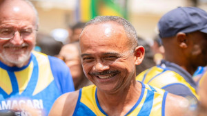 Elinaldo transforma 7 de Setembro em demonstração de força da oposição em Camaçari