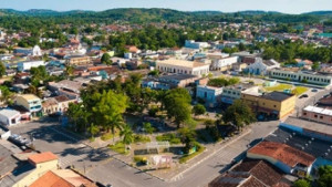Moradores de Mata de São João reclamam da falta de rodoviária: “Temos que ir até a BA-093 para pegar ônibus”