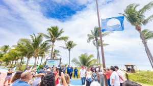 Camaçari renova selo internacional Bandeira Azul em praias de Itacimirim e Guarajuba