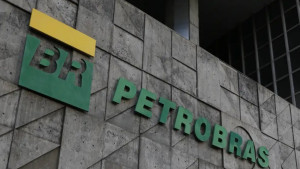 Petroleiros da Petrobras iniciam greve nacional por tempo indeterminado