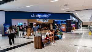 Sessões inclusivas reforçam acesso ao cinema para pessoas com TEA em Lauro de Freitas