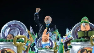 Escola de samba que homenageou Lula é rebaixada no Carnaval do Rio de Janeiro