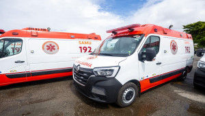 Camaçari ganha nova ambulância do SAMU e equipamentos de saúde bucal do Governo do Estado