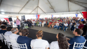 Prefeitura de Camaçari e Grupo City garantem reforma do estádio municipal com gramado padrão FIFA