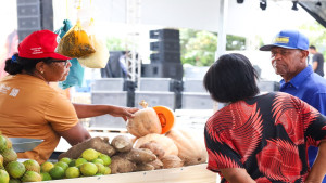 Comerciantes celebram sucesso de vendas na ExpoMata