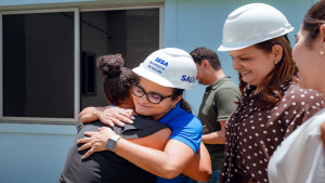 Prefeita Débora Regis visita novo CAPSi e Academia da Saúde na Itinga, que estão com cerca de 90% das obras concluídas