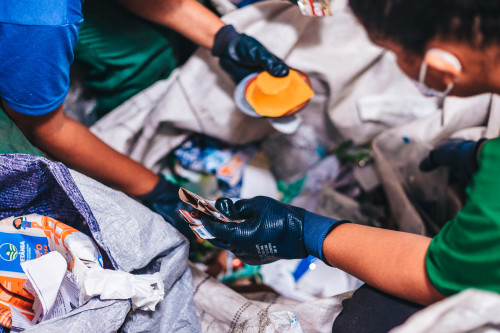 Integração entre indústria, marcas e cooperativas impulsiona a reciclagem de plástico no Brasil