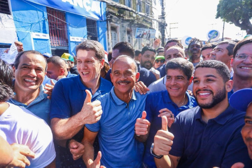 Elinaldo participa do 2 de Julho e defende projeto de desenvolvimento para a Bahia