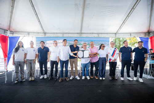 Prefeitura de Camaçari e Grupo City garantem reforma do estádio municipal com gramado padrão FIFA
