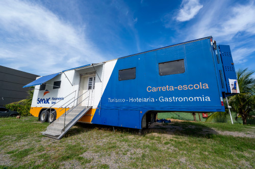 Carreta Escola de Gastronomia do Senac abre inscrições para novos cursos em Guarajuba