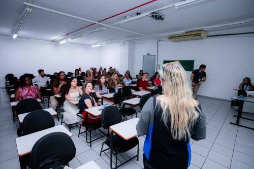 Lauro de Freitas capacita profissionais para fortalecer diagnóstico e tratamento de Hanseníase e Esporotricose
